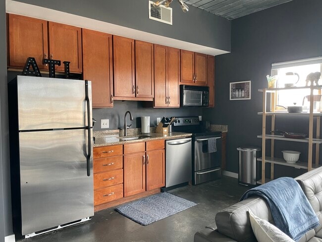 All appliances included - 620 Glen Iris Dr NE