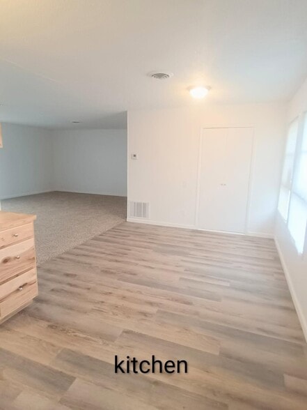 Building Photo - 1152 W Juniper Dr