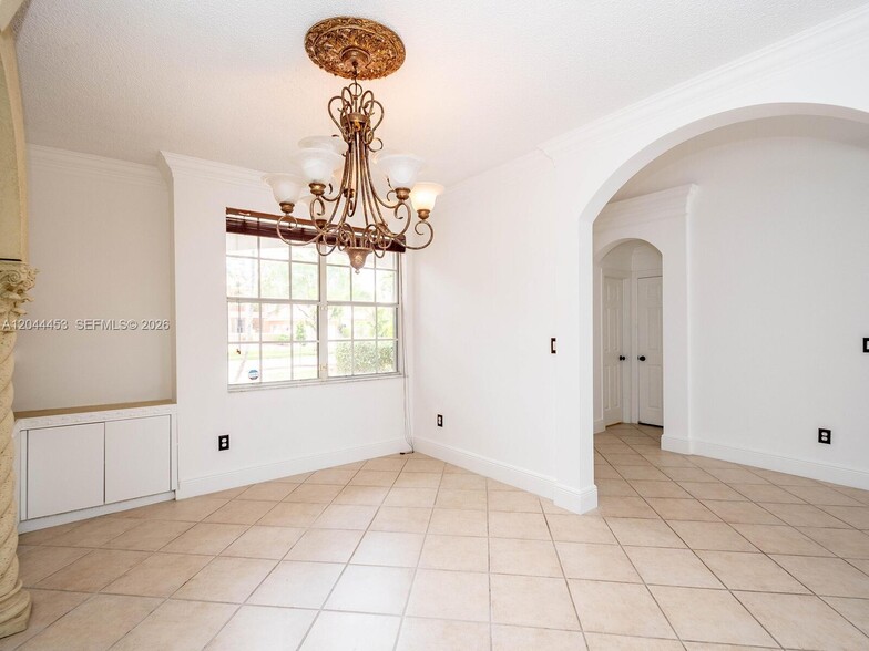 Building Photo - 351 SW 184th Ter
