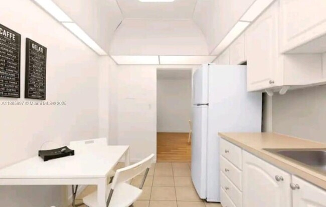 Building Photo - 3901 S Ocean Dr