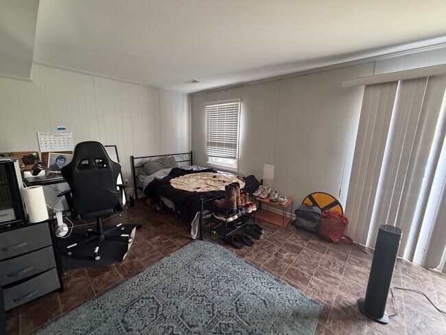 Building Photo - Low-Maintenance Living Near VT & Downtown Blacksburg