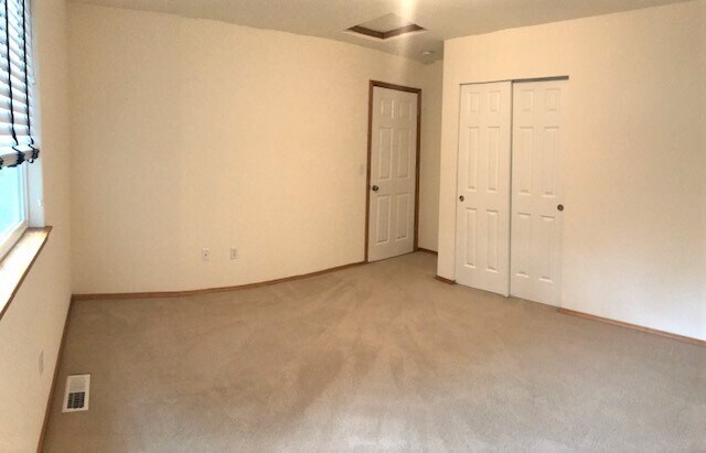 Building Photo - Mill Creek Beauty-Newly Updated and Rent Ready!