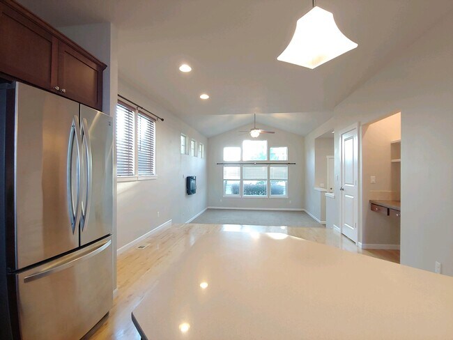 Building Photo - 1826 N Meyers Rd