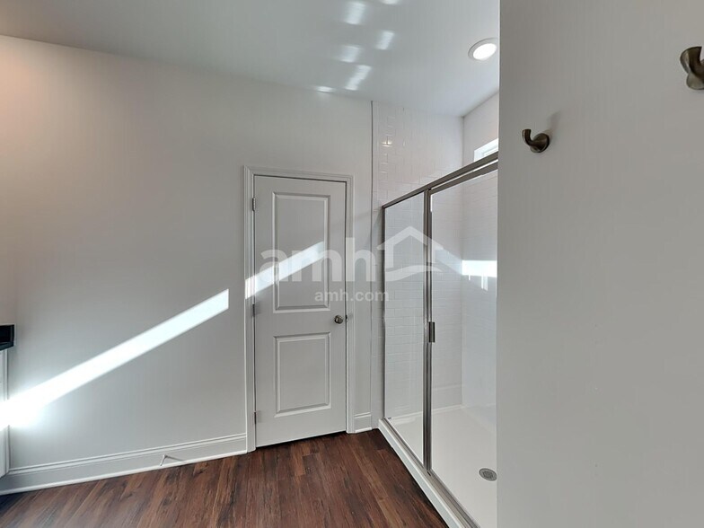 Building Photo - 131 Spruce Cir