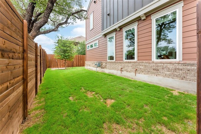 Building Photo - 13500 Cibolo Trace