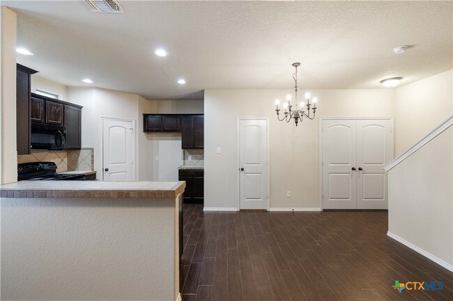 Building Photo - 290 Rosalie Dr