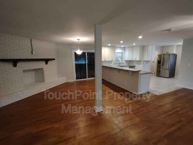 Building Photo - 6414 Elmwood Cir