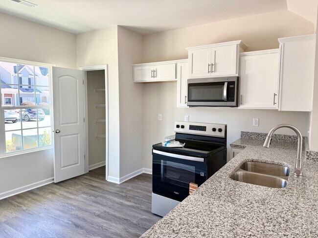 Building Photo - 1112 Brooksridge Way