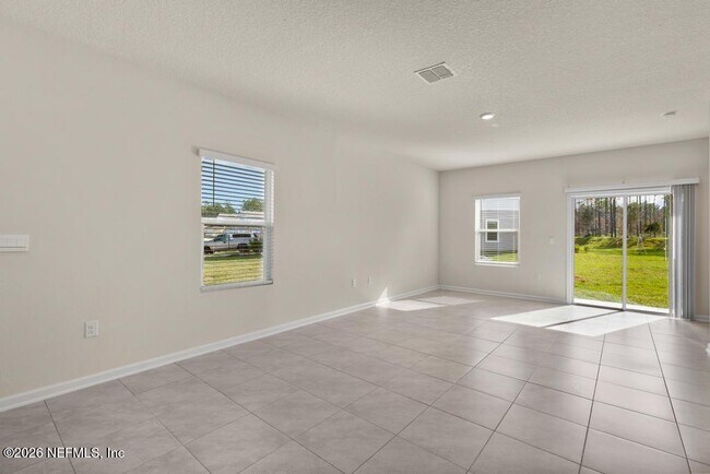 Building Photo - 21 Temple Dr