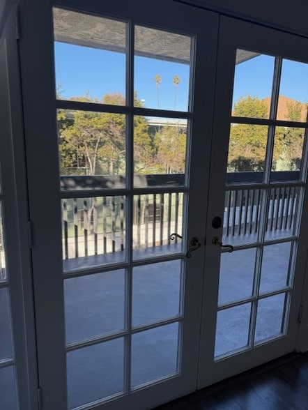 Building Photo - 116 S Broadway