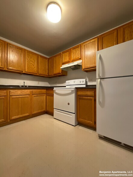 Building Photo - 306 Tappan St
