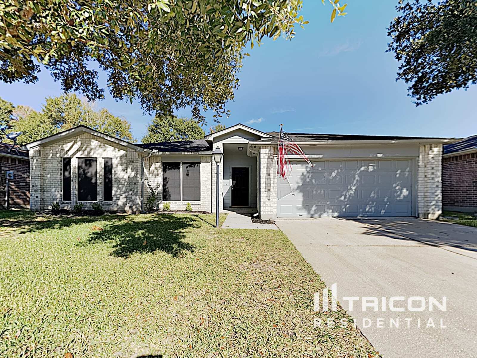 Building Photo - 7911 Bluff Trail Dr
