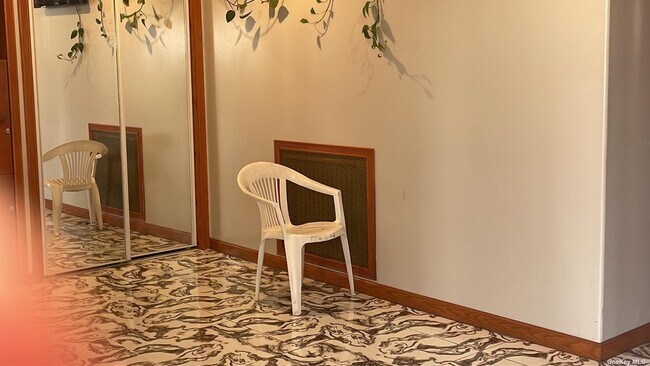 Building Photo - 135-10 87th Ave