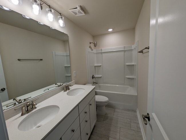 Building Photo - 136 Katrine way