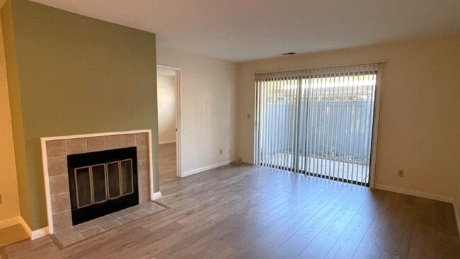 Building Photo - Pacheco Nice 2 bedroom 2 bath condo w/ com...