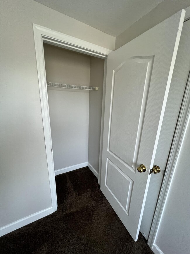 Building Photo - 6890 Hawthorne St