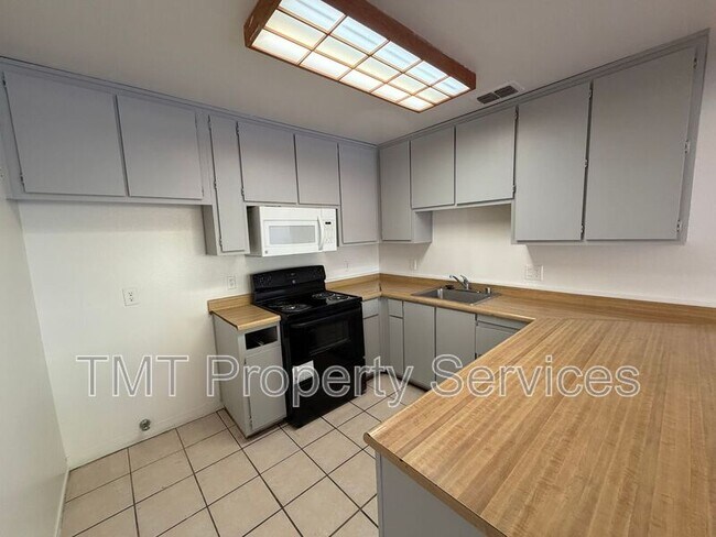 Building Photo - 7847 Orchard Woods Cir