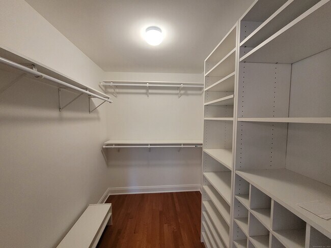 Building Photo - 48 E Hayestown Rd