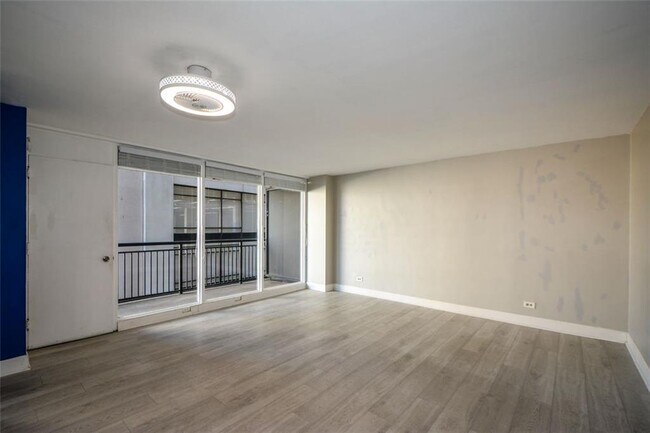 Building Photo - 620 Peachtree St NE