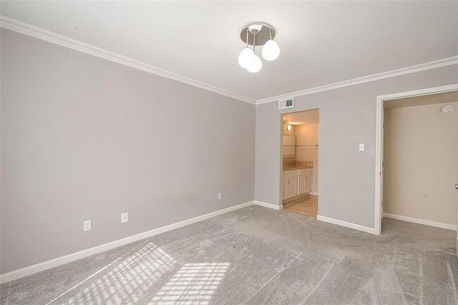 Building Photo - 12550 Whittington Dr