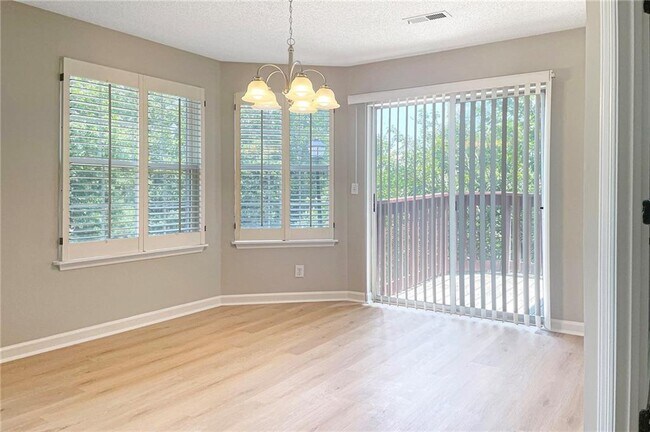Building Photo - 901 Wentworth Ct