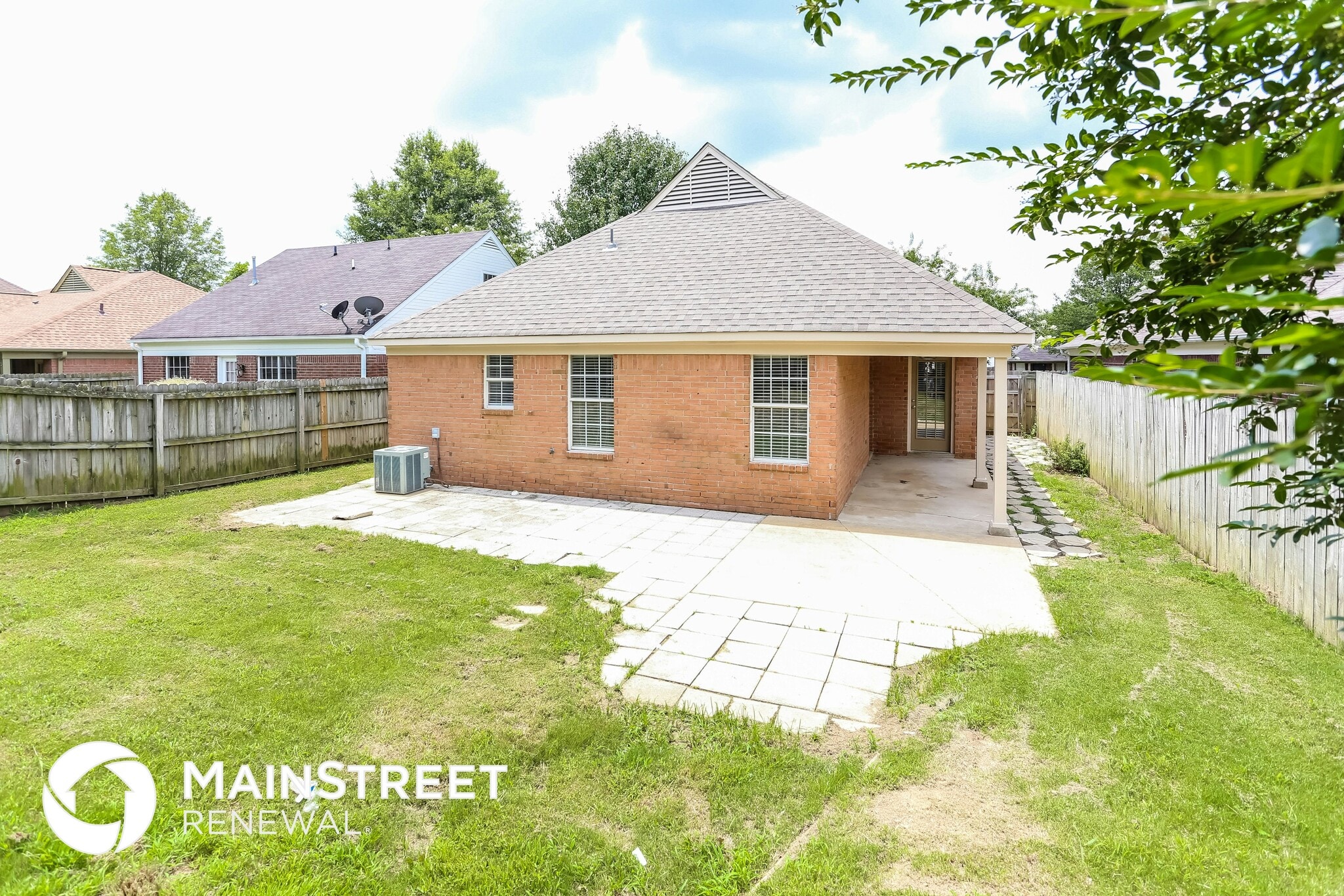 Building Photo - 7644 Tally Ho Dr E