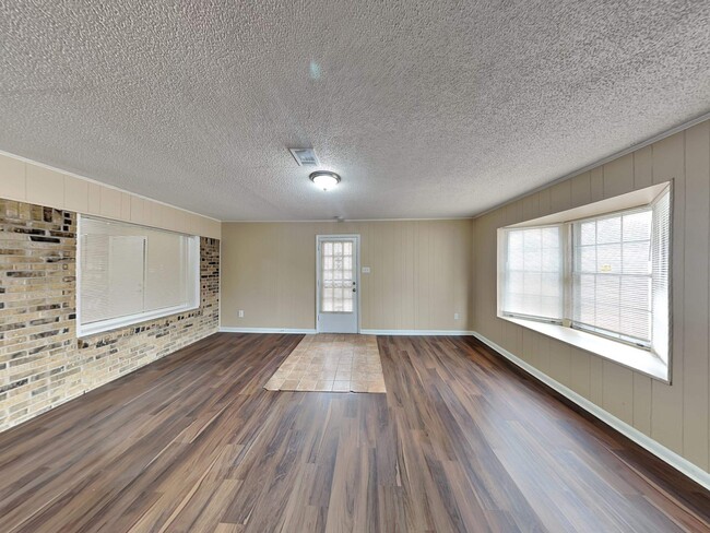 Building Photo - 5010 Penwood Cove