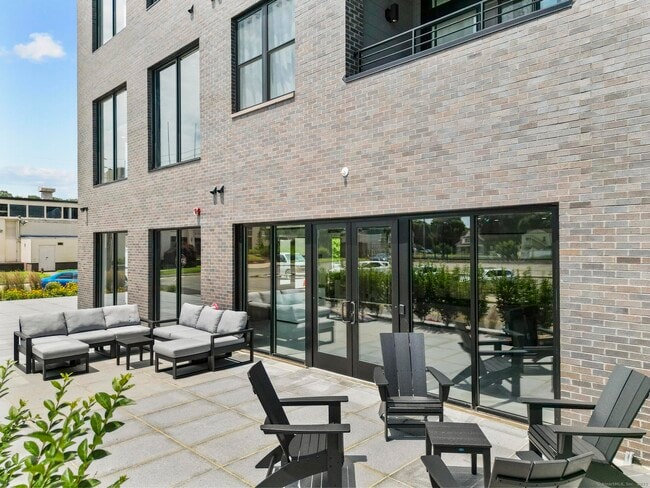 Building Photo - 9 John St