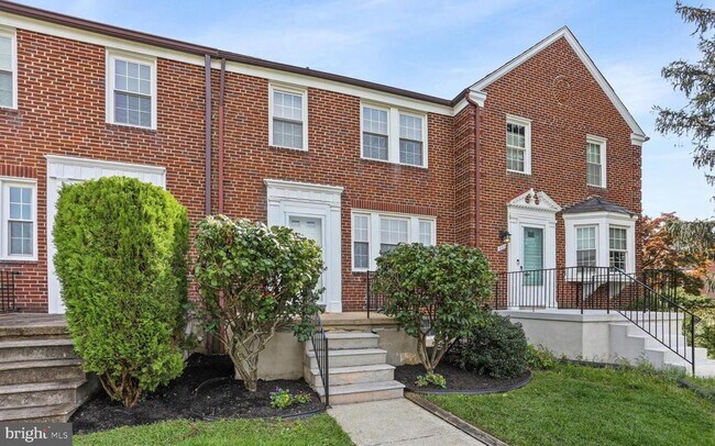 Building Photo - 403 Stratford Rd