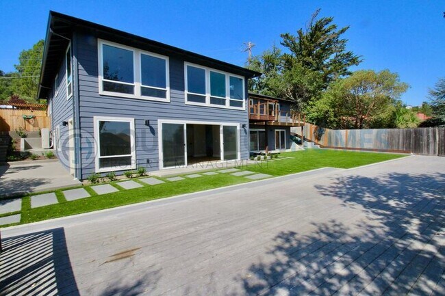 Building Photo - 124 Esmeyer Dr