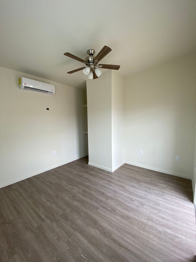 Building Photo - Move in Ready 3 bd/2 ba with bonus rooms!