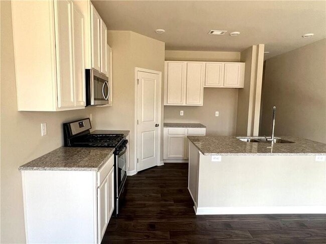 Building Photo - 110 Auburn Xing Wy