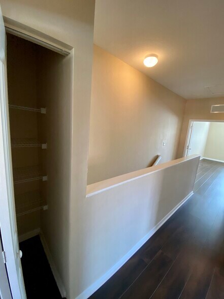 Building Photo - 3538 NW 29th Ct