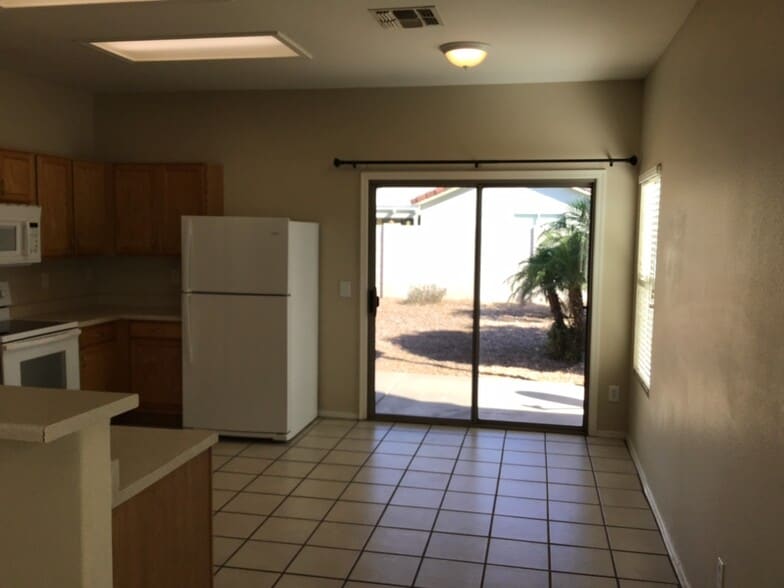 Building Photo - 5706 E Forge Cir