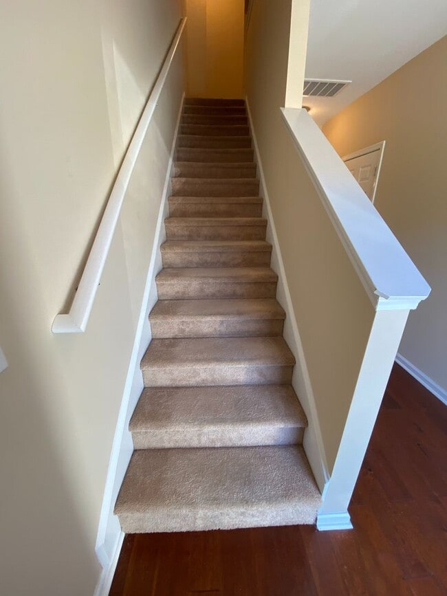 Building Photo - 2071 Reserve Ln