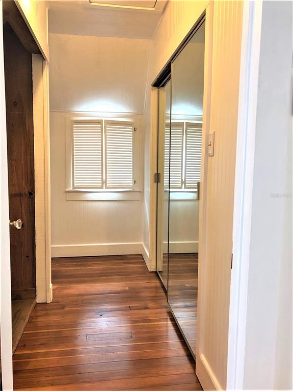 Building Photo - 835 Victoria Dr