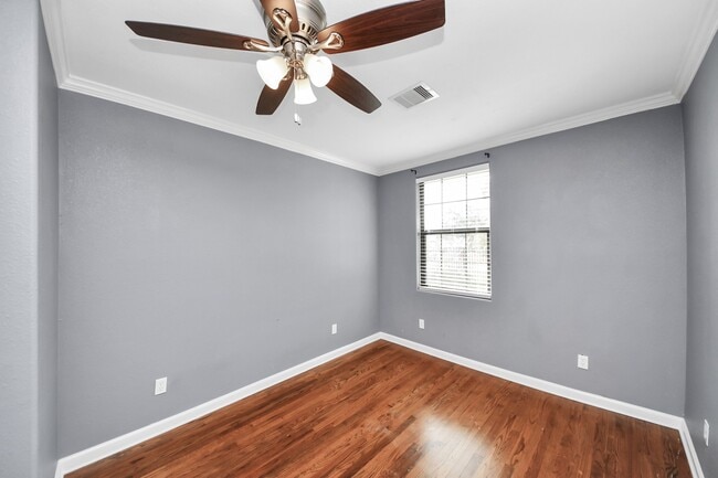 Building Photo - 5635 Mc Cracken Rd