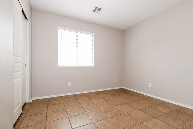 Building Photo - 23302 W Ashleigh Marie Dr