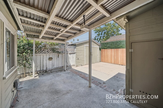 Building Photo - 503 Burchett St
