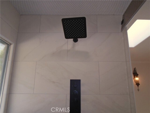 Building Photo - 790 Vía Santa Catarina