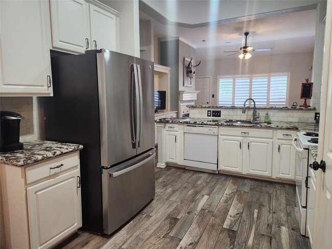 Building Photo - 102 Wintergreen Trail