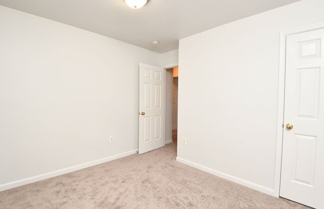 Building Photo - BEAUTIFUL TOWNHOME FOR RENT