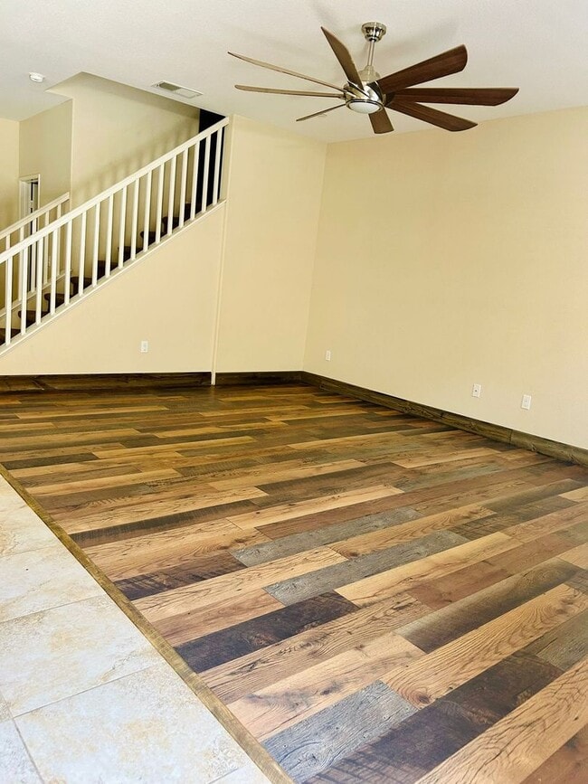 Building Photo - Beautiful TownHouse available in Brawley