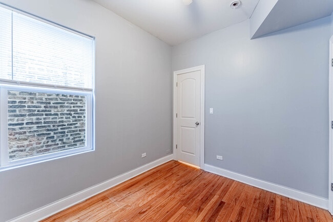 Building Photo - 163 N Lockwood Ave