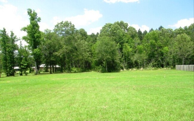 Building Photo - 121 Eagle Pt Dr