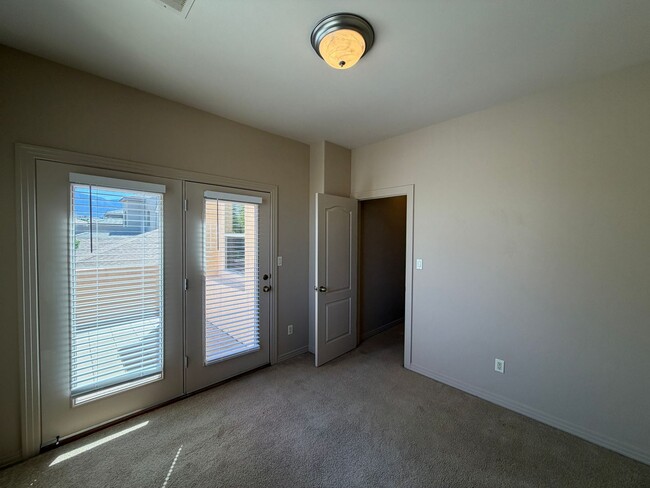 Building Photo - 4 Bedroom Home Plus Office Available Near Eubank Blvd NE & Paseo Del Norte!