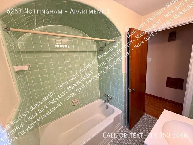 Building Photo - 6263 Nottingham-Apartment 1