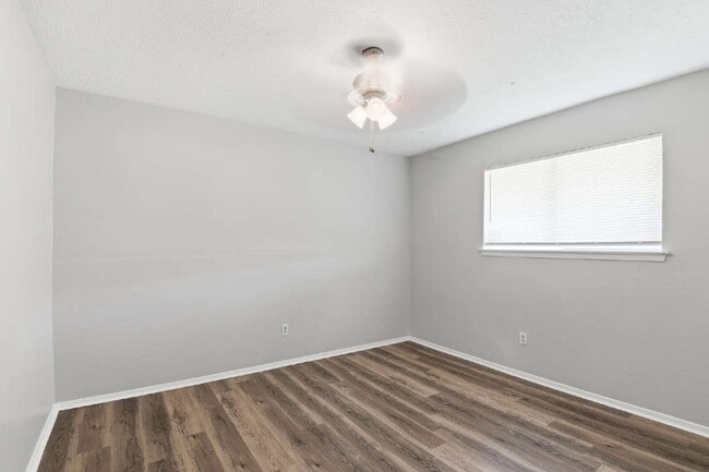 Building Photo - 6519 Bridgegate Dr