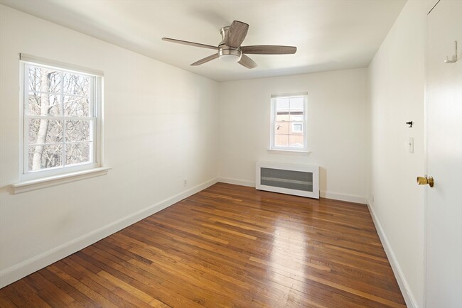 Building Photo - 39 Charlesbank Rd