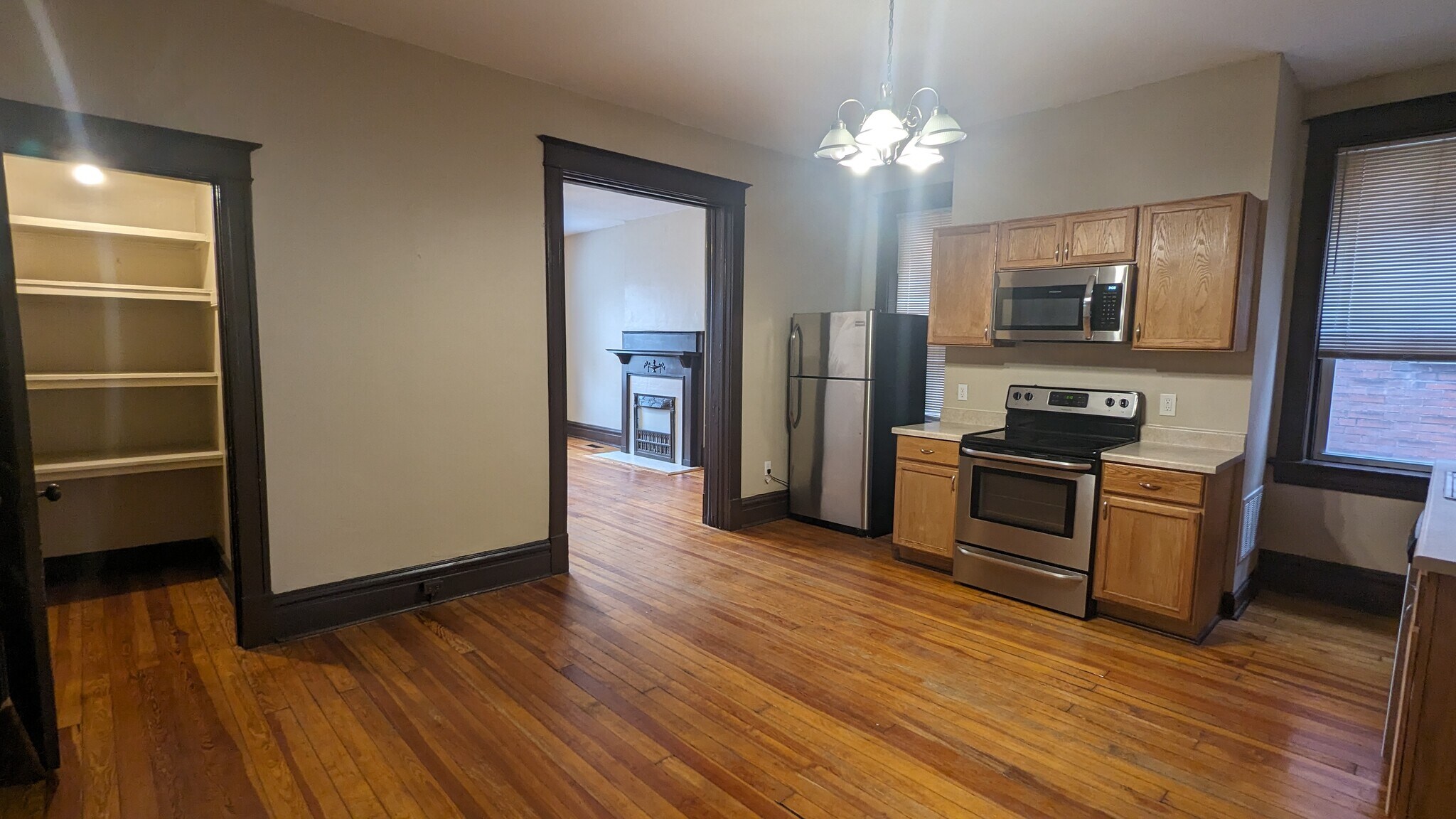 Building Photo - 2203 Jules St